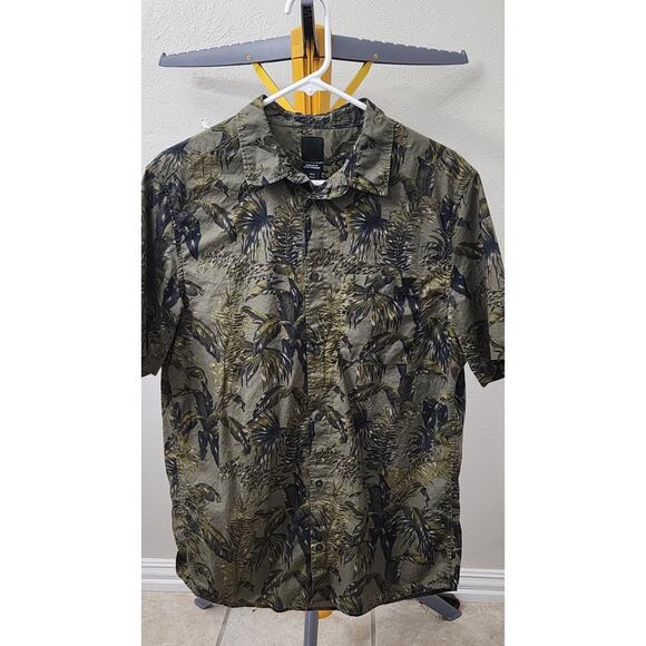 H&M Hawaiian Button Up Shirt Size M Short Sleeve 100% Cotton Palm Leaf Pattern - Picture 1 of 5